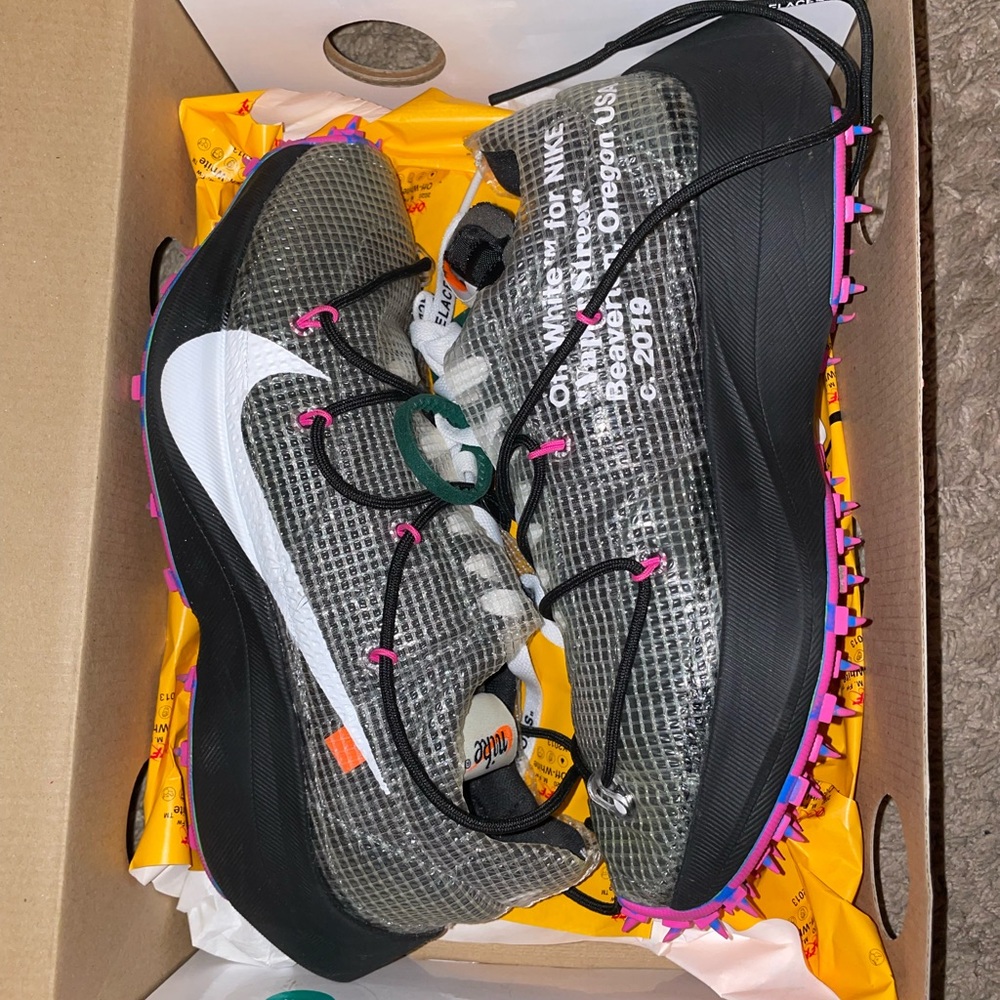 Off white vapor street